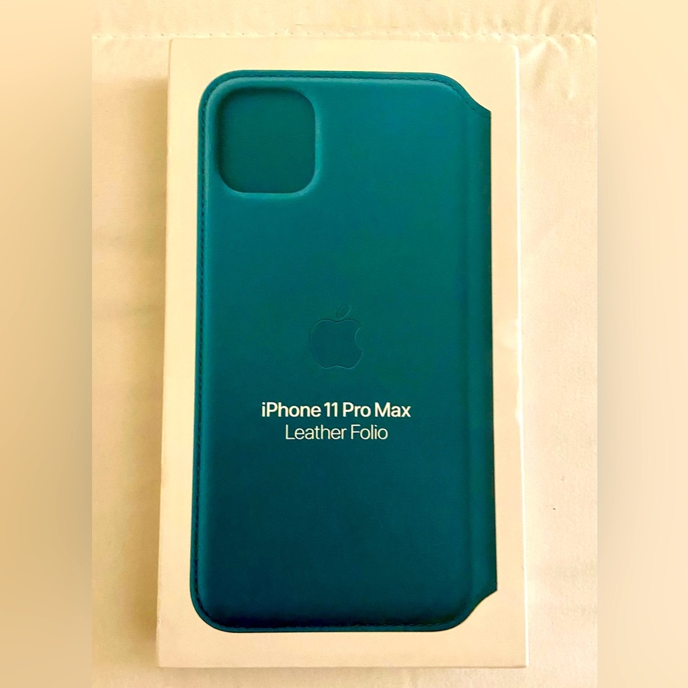 Genuine Apple iPhone 11 Pro Leather Folio Case Peacock Green Teal OEM Sealed